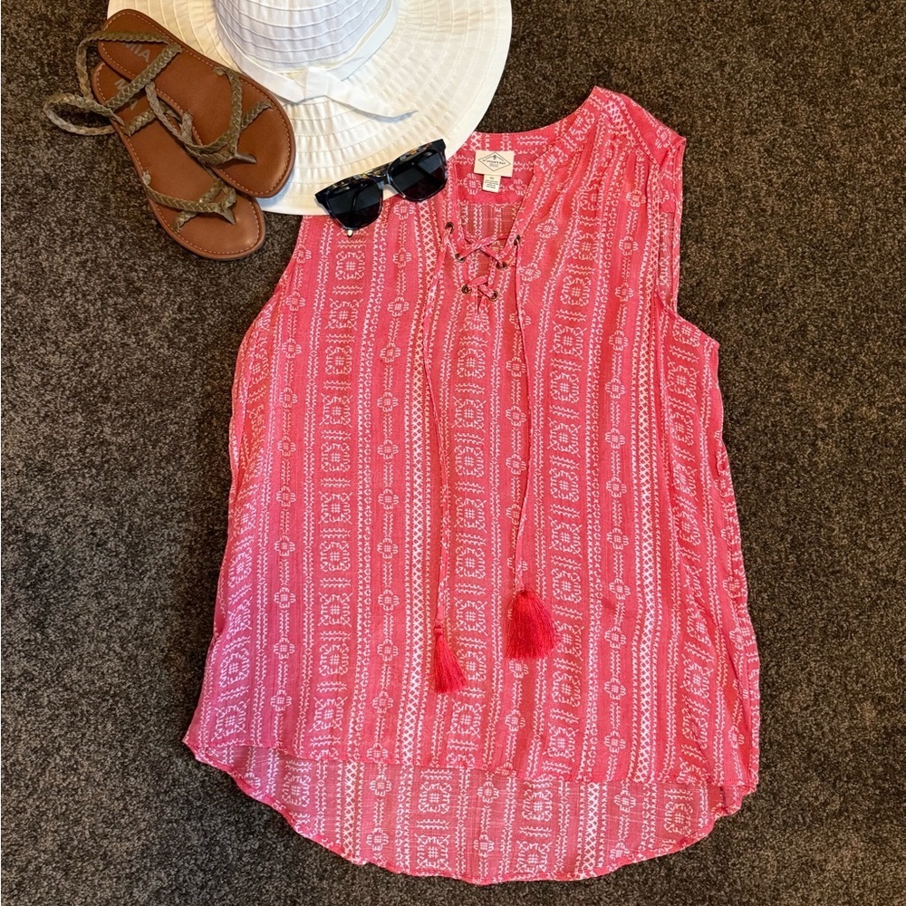St. John's Bay Coral and White Tie Front top